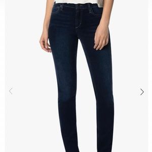 NWOT Joe’s Cigarette Jeans, Size 26 (Retail price $179)